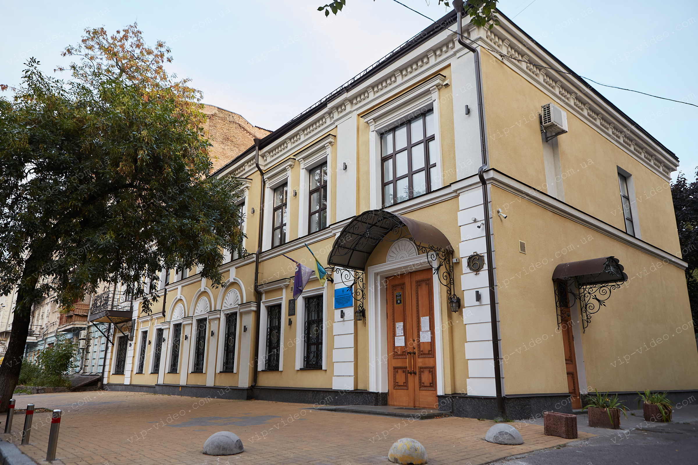 Фото загального вигляду будівлі Подільського ЗАГС Київ