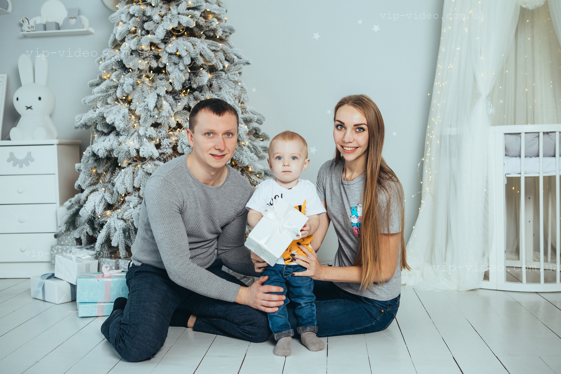 Фотографія сімейної фотографії в студії