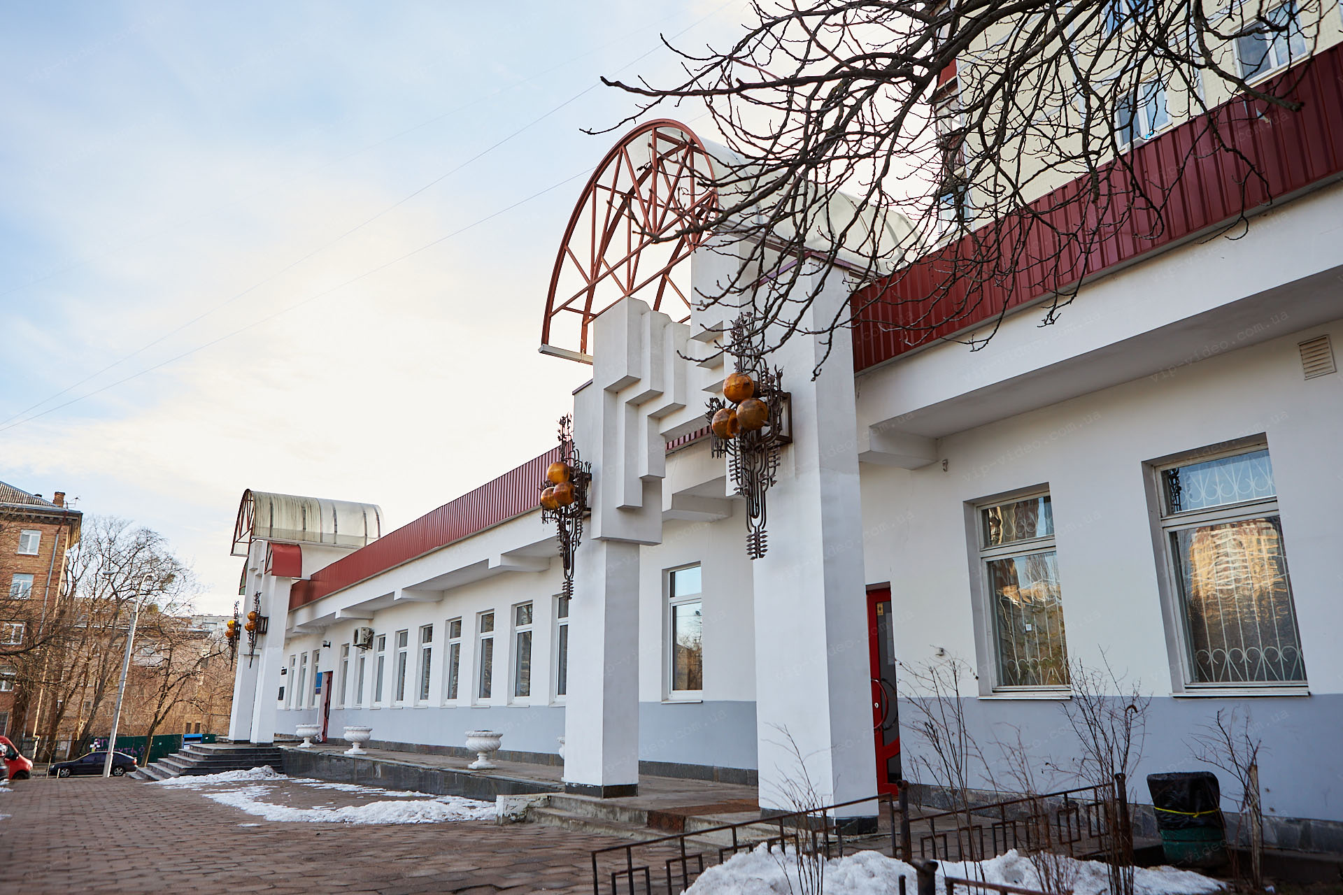 Фотографія загального плану будівлі Солом'янського РАЦС (ЗАГС) Київ