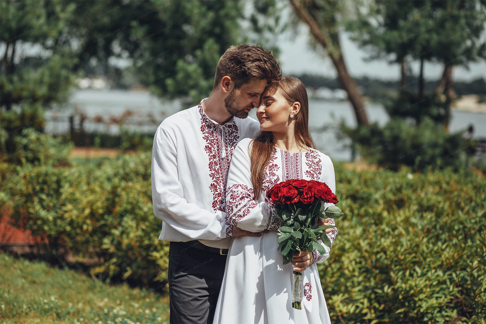 Чи організовують весілля під час війни в Україні